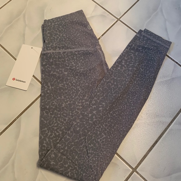 Lululemon Align Pant 28” Camo Engineered Print - Picture 6 of 6